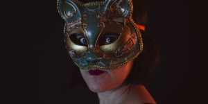 casco con orejas de gato