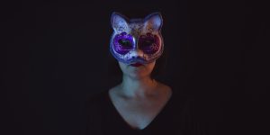 casco con orejas de gato