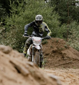 casco de motocross airoh